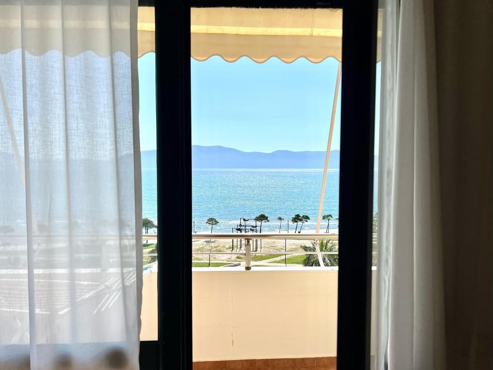 Blue Horizon Central Seaside Gem Apartment in Vlorë
