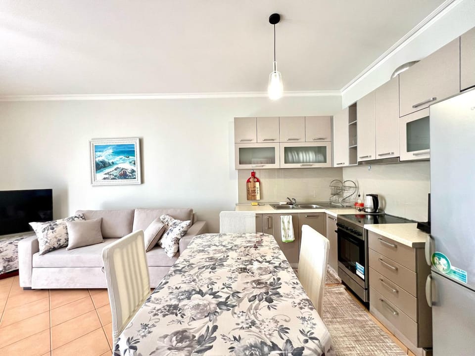 Blue Horizon Central Seaside Gem Apartment in Vlorë