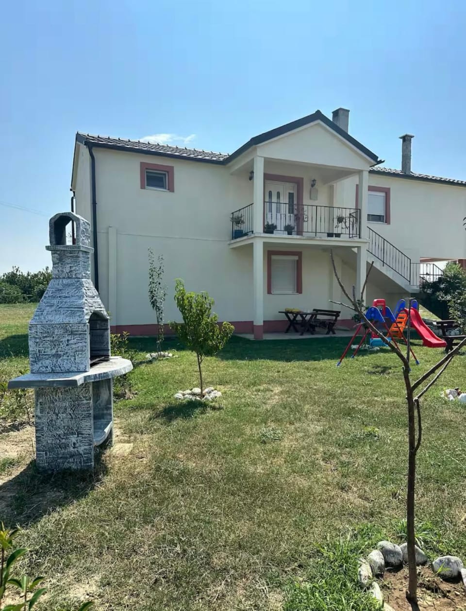 Trosoban stan sa zasebnim uloazom Apartment in Podgorica Municipality, Montenegro