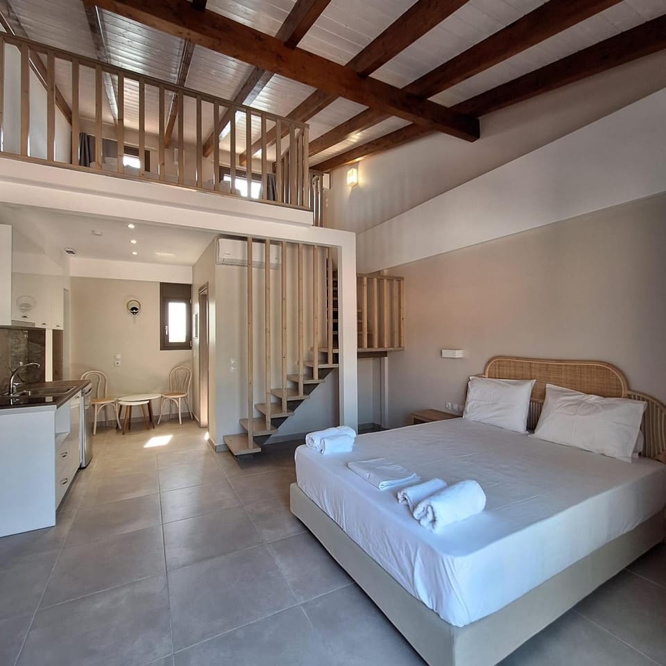 Bed, Living room, Seating area, Bedroom, towels