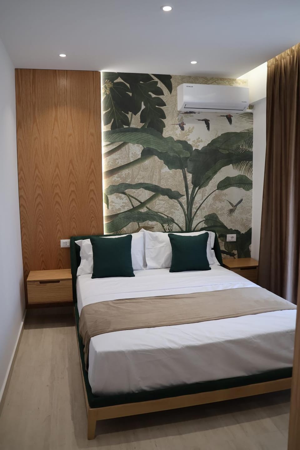 Bed, Living room, Seating area, Bedroom, air conditioner