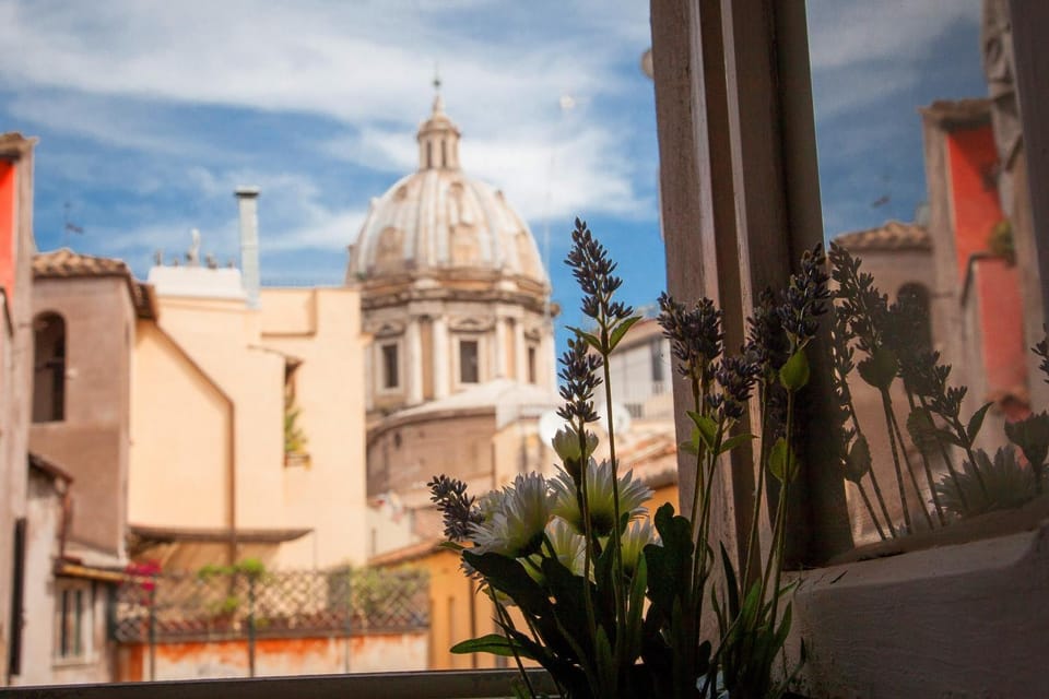 Boutique Domus Navona Librari Balcony Apartment in Rome