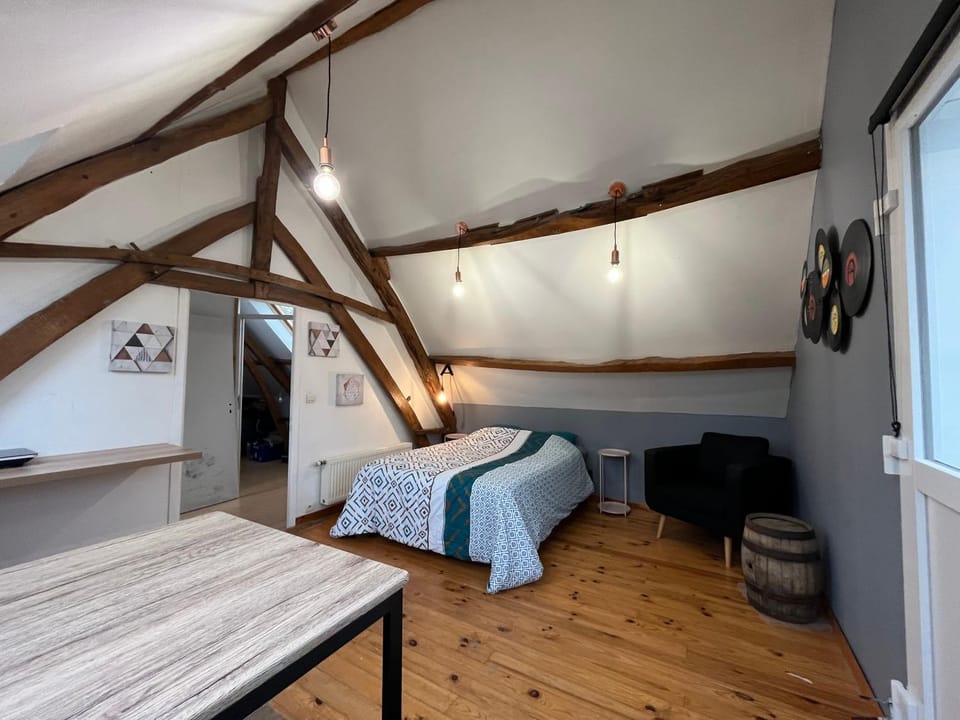 Bed, Photo of the whole room