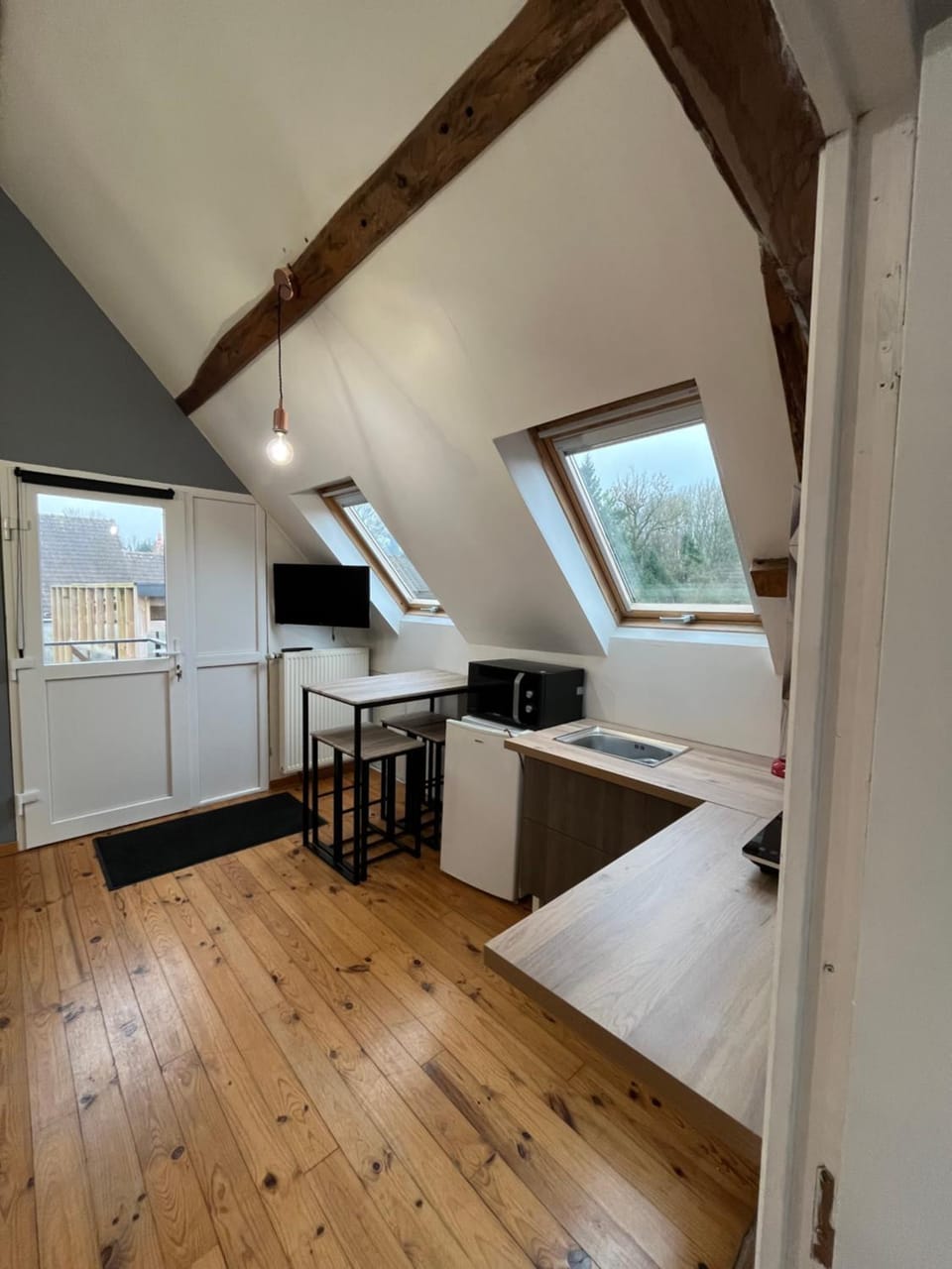 Kitchen or kitchenette