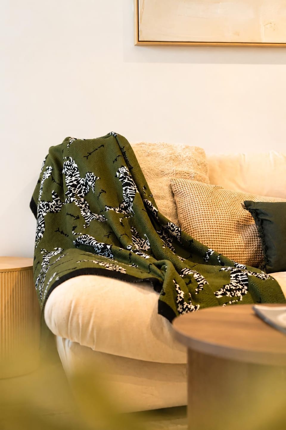 Boho Retreat Apartment - Walk to Gabba Stadium - Free Parking Apartment in Kangaroo Point