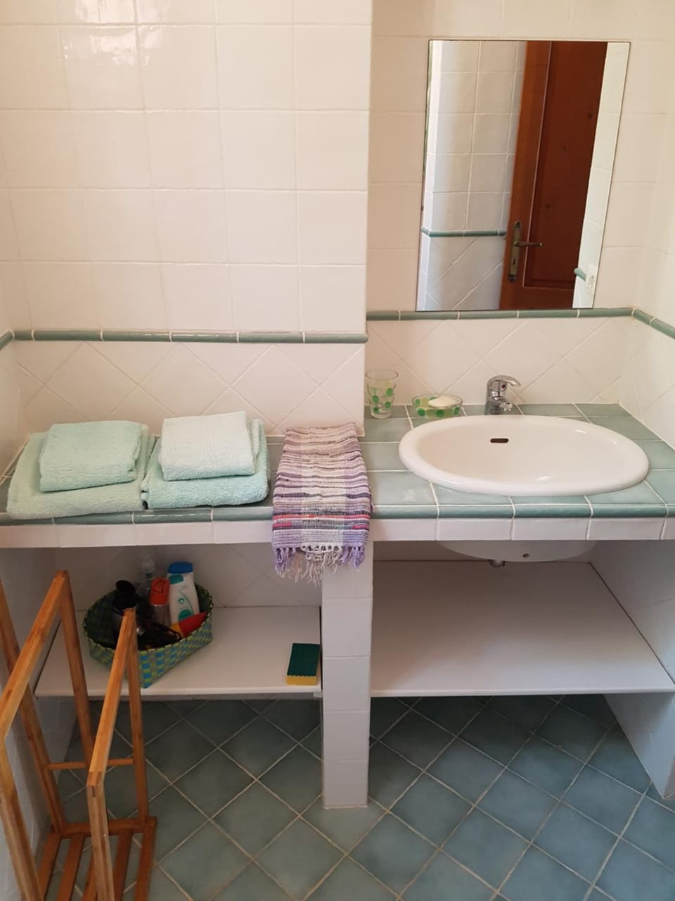 Bathroom, towels