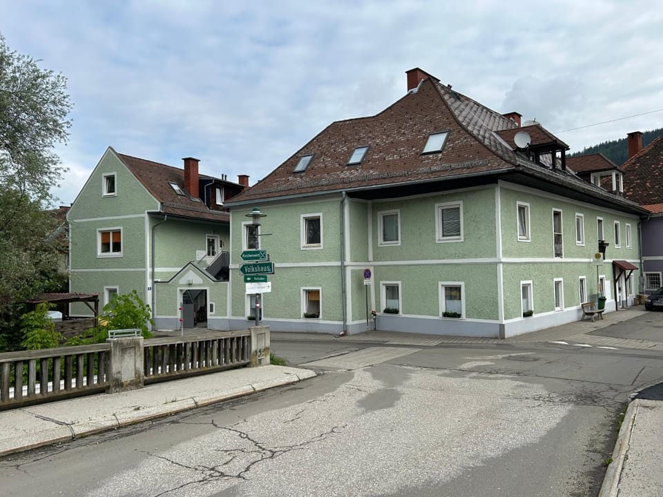 Property building, Street view, Location