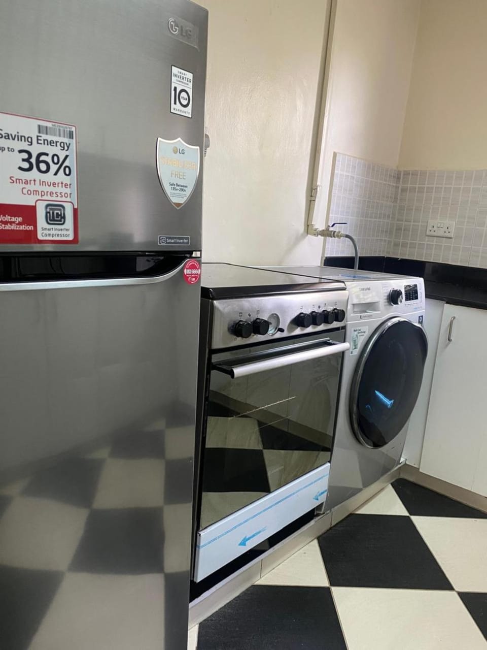 Kitchen or kitchenette, washing machine