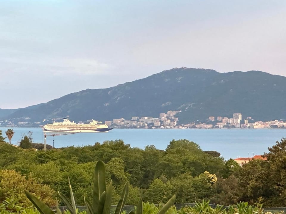 Les Oiseaux de Porticcio House in Ajaccio