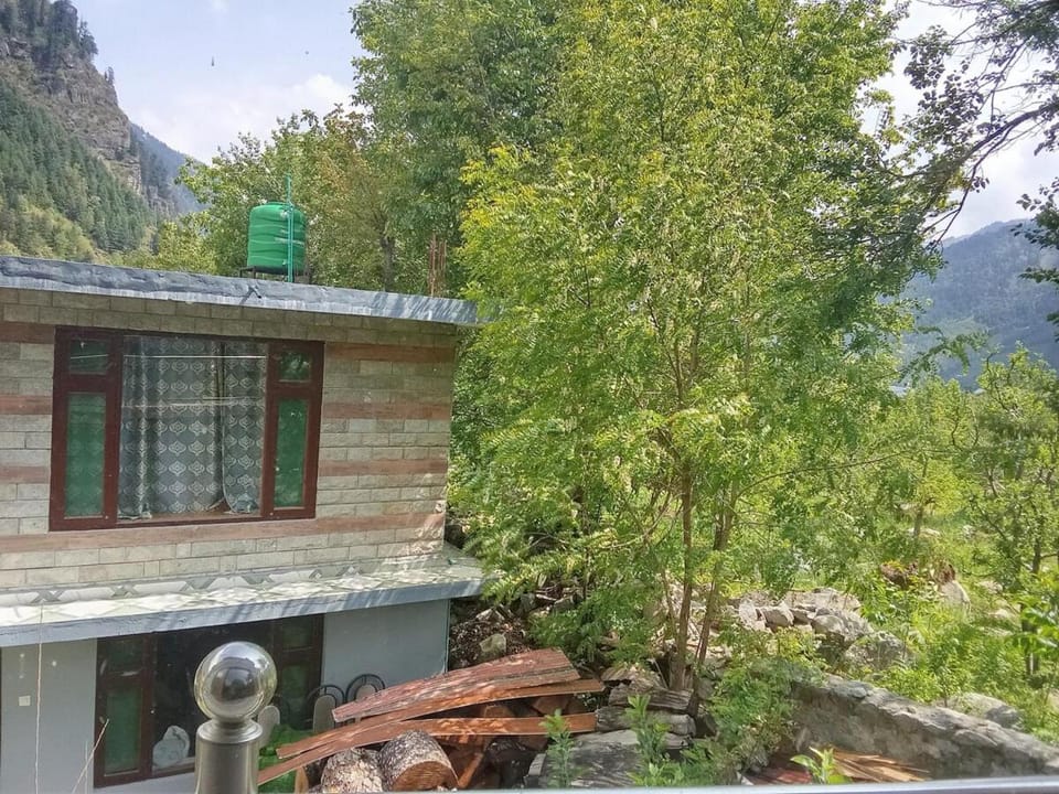 Skyway Apple orchard Villa in Himachal Pradesh