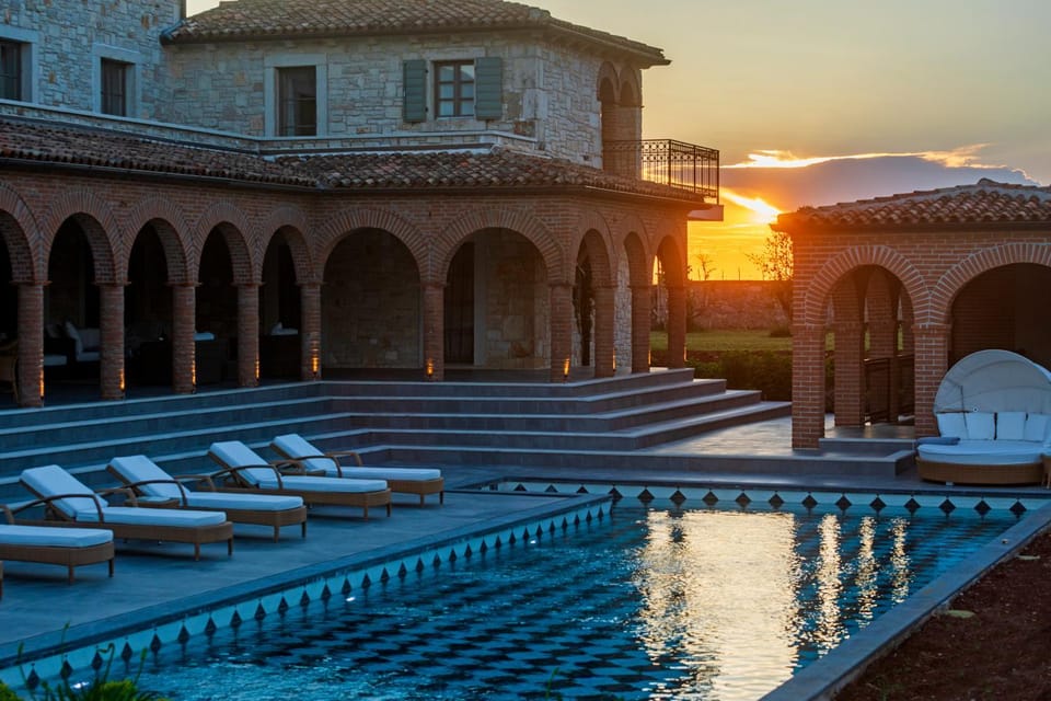 Natural landscape, Pool view, Sunrise, Sunset, sunbed