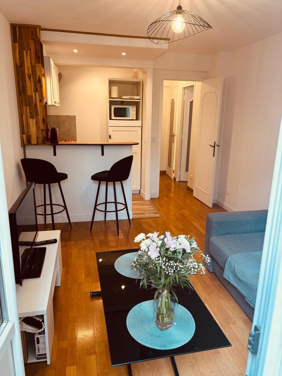 Kitchen or kitchenette, Seating area