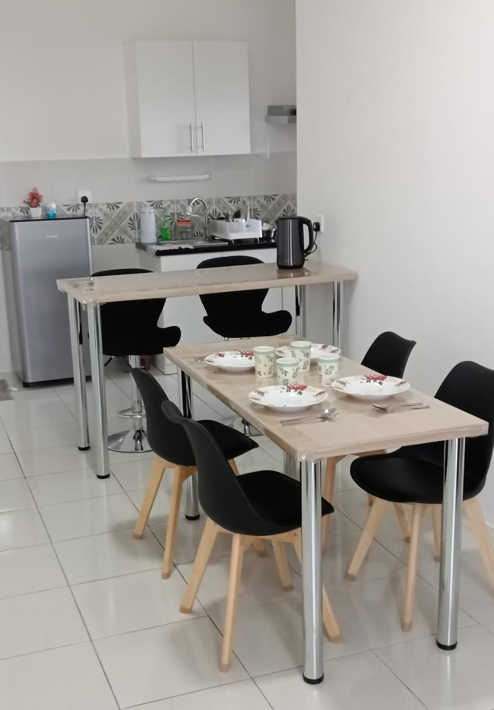 Seating area, Dining area