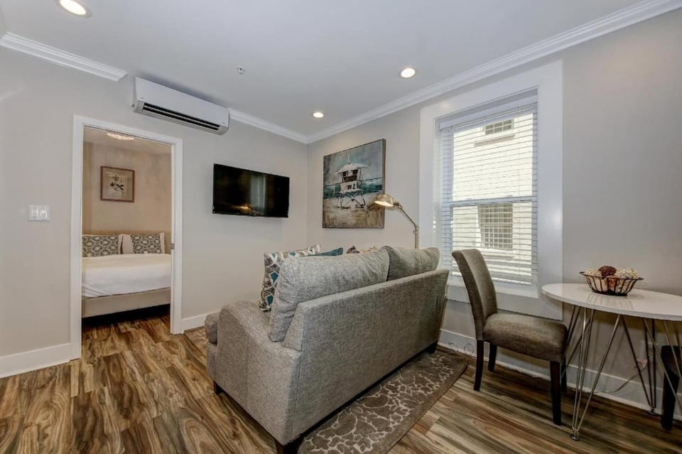 Suite C - DuPont CircleKalorama Luxury Apartment Bed and Breakfast in Arlington