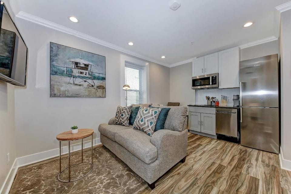 Suite C - DuPont CircleKalorama Luxury Apartment Bed and Breakfast in Arlington