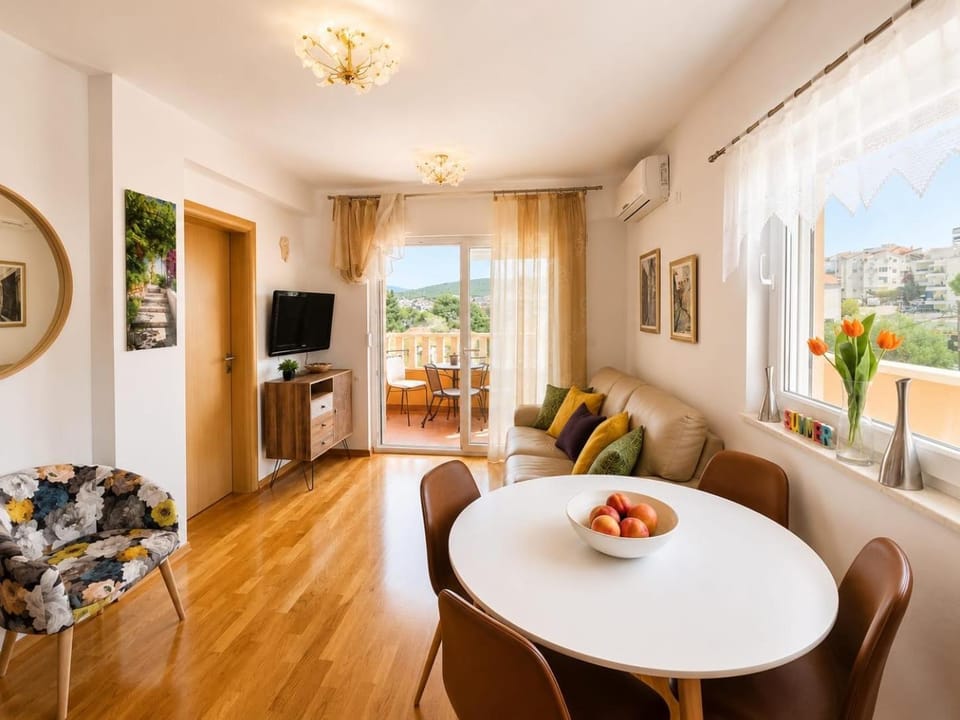 Lily Apartment in Okrug Gornji