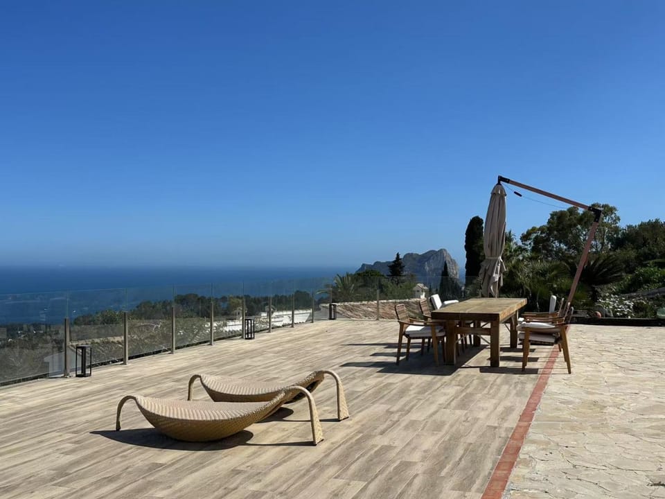Nearby landmark, Natural landscape, Balcony/Terrace, Sea view