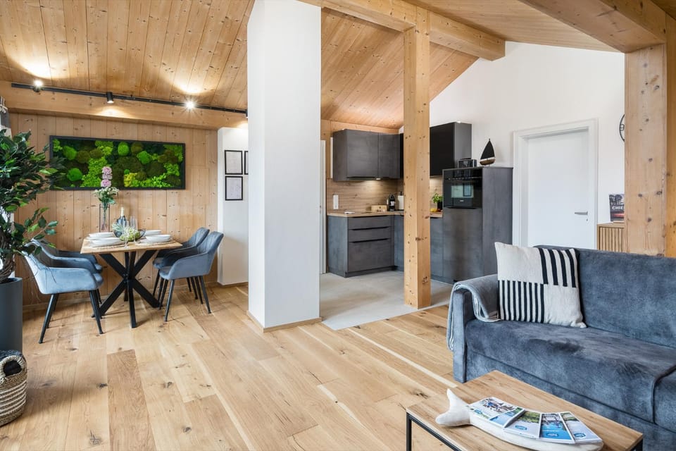Kitchen or kitchenette, Living room, Photo of the whole room, Seating area, Dining area, pet friendly, kitchen
