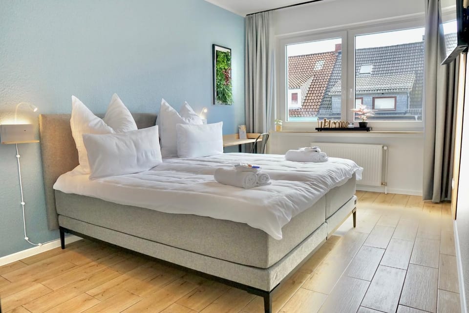 Bed, TV and multimedia, Photo of the whole room, Bedroom, soundproof, towels