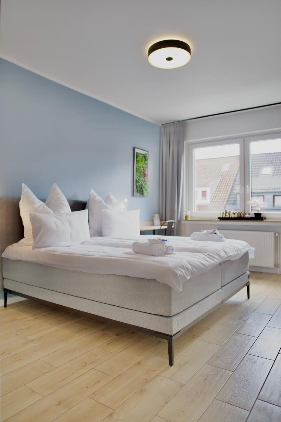 Bed, TV and multimedia, Photo of the whole room, Bedroom, soundproof, towels