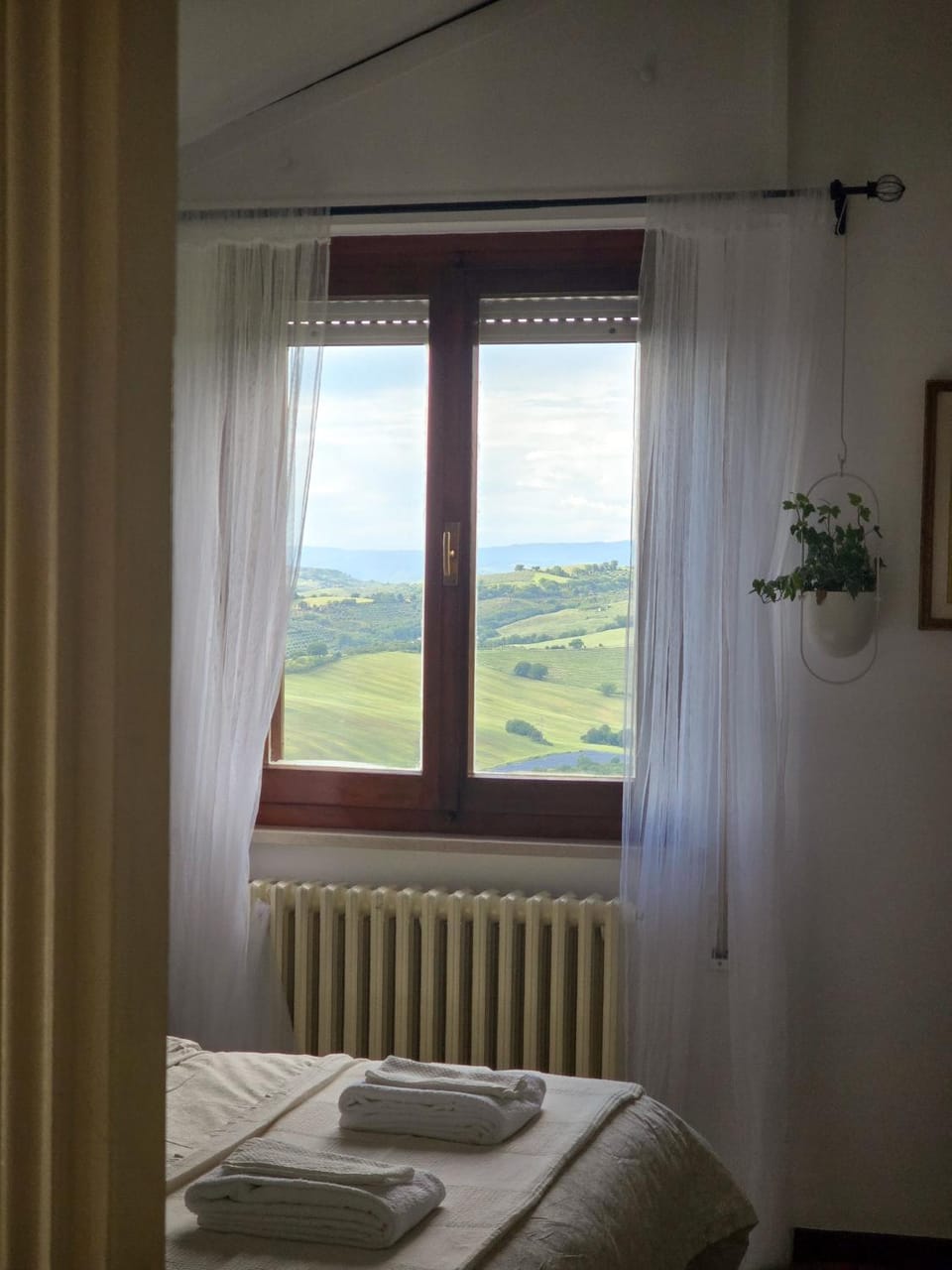 Bed, View (from property/room), Photo of the whole room, Bedroom, Mountain view