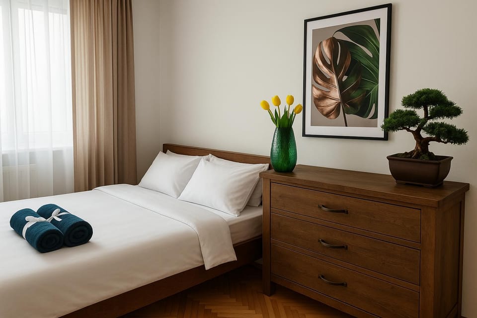 Bed, Bedroom, towels