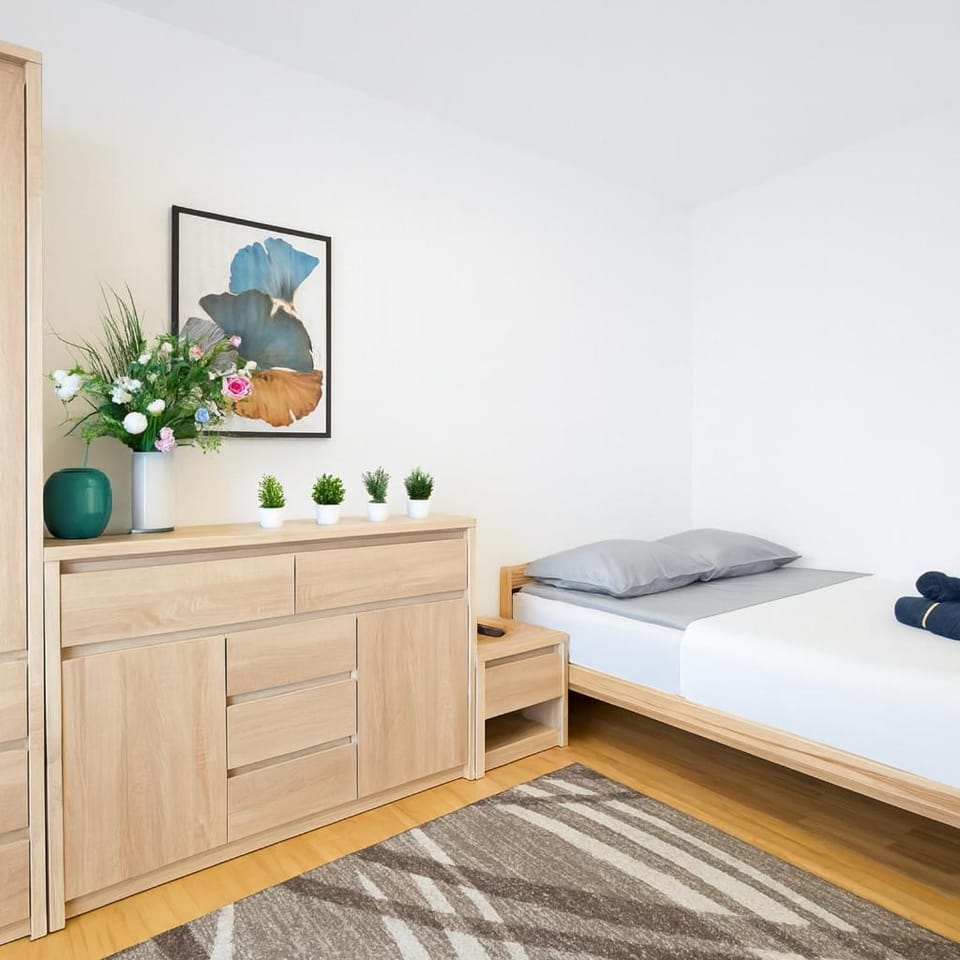 Bed, Photo of the whole room, Bedroom, towels, wardrobe