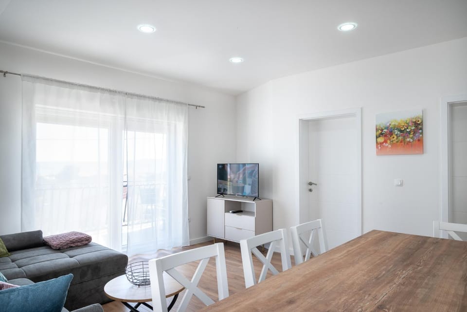 Communal lounge/ TV room, Living room, Seating area, Dining area