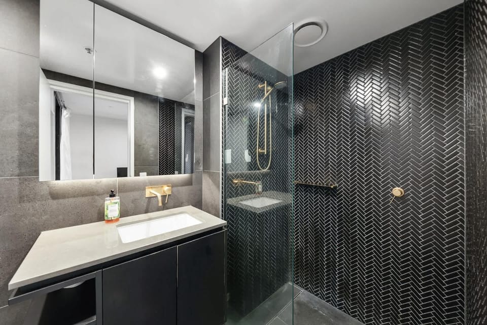 2BR-1BR-1Car- CBD Pool Central Apartment in Canberra