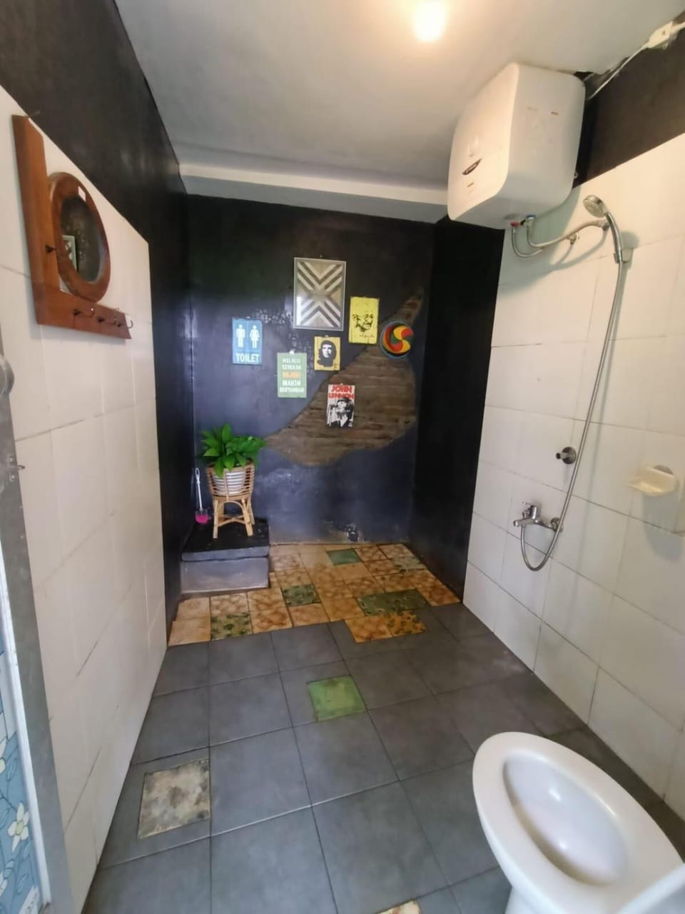 Shower, Toilet, Bathroom