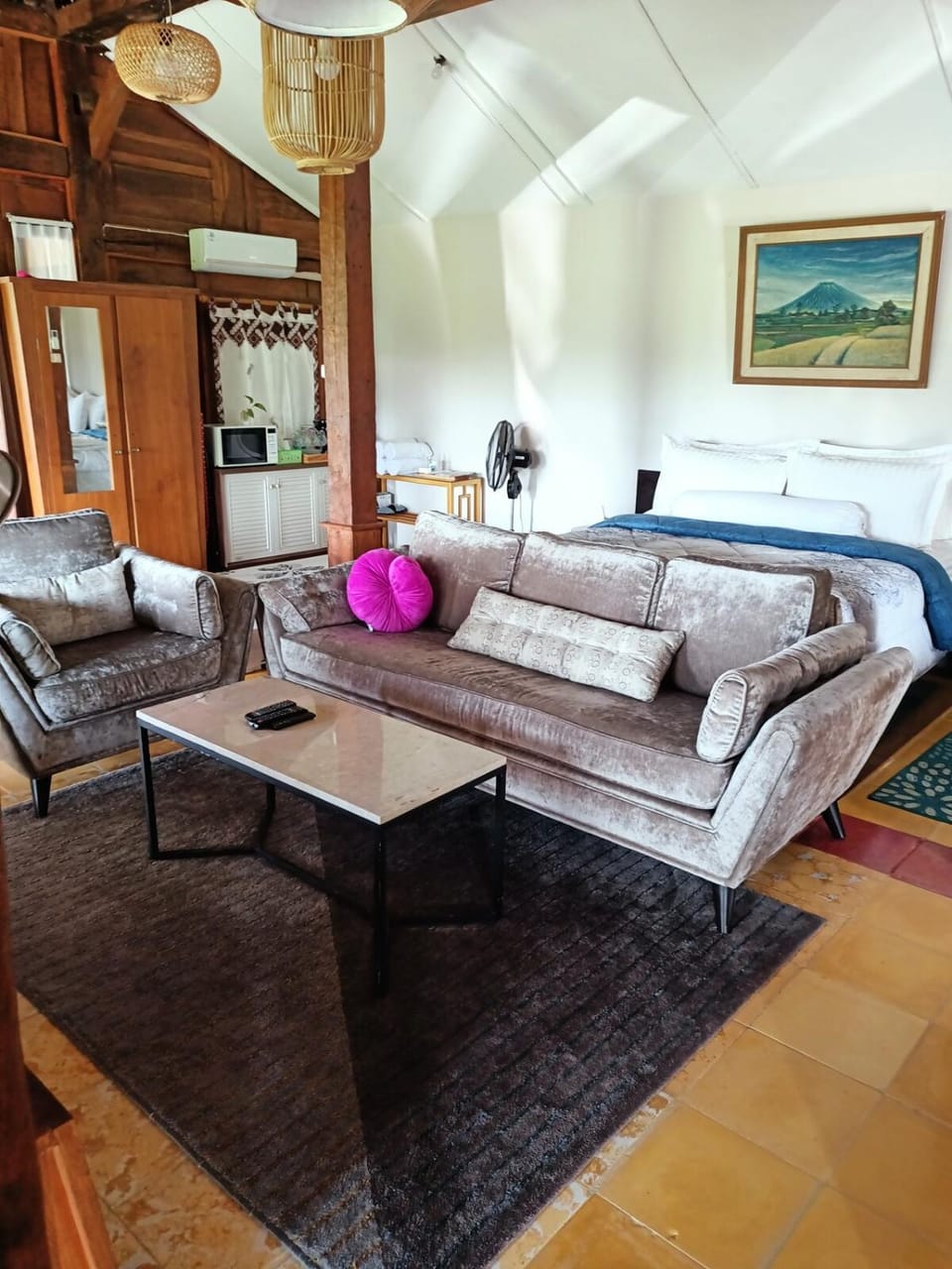 Living room, Seating area