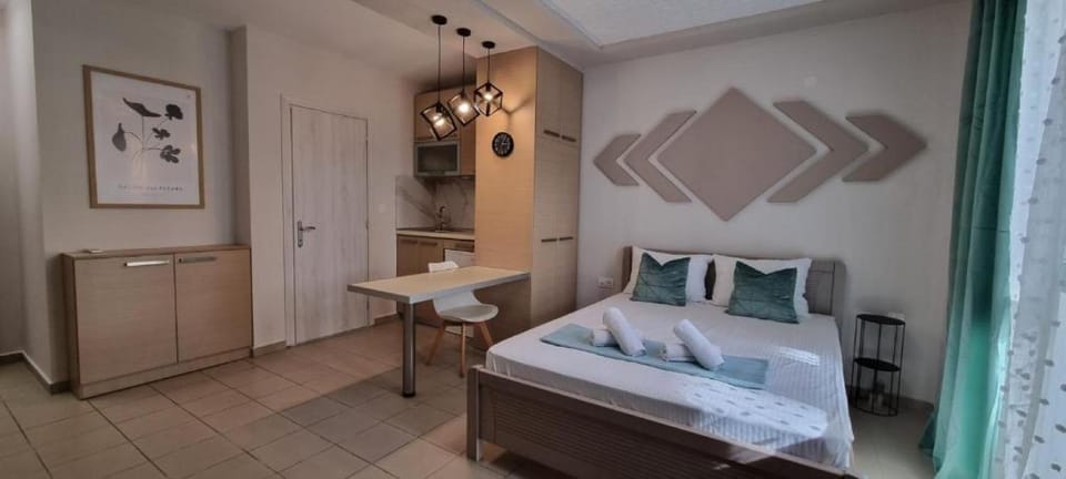 Kitchen or kitchenette, Bedroom