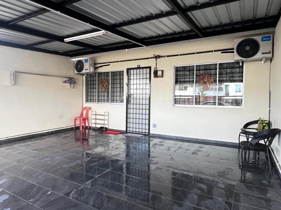 J&Y Homestay Kluang House in Johor