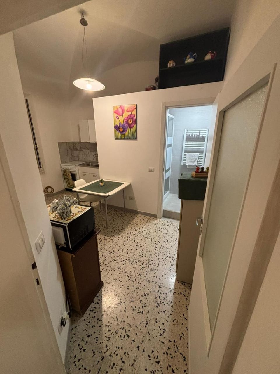 Kitchen or kitchenette, Living room, Seating area