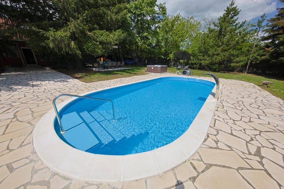 Pool view, Swimming pool, sunbed