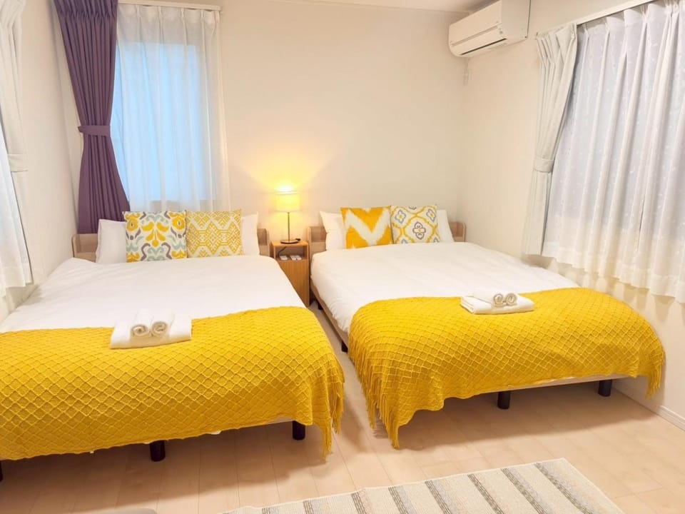 Bed, Photo of the whole room, Bedroom, air conditioner