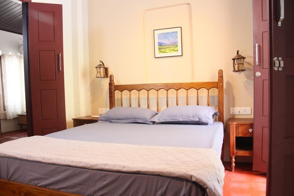 Bedroom, wardrobe, air conditioner