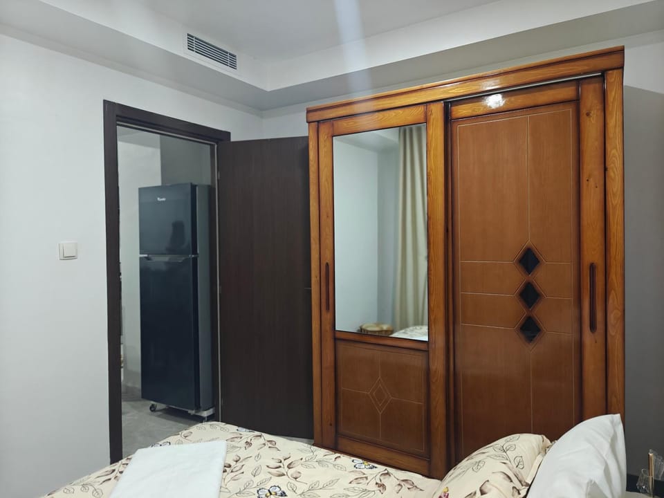Photo of the whole room, Bedroom