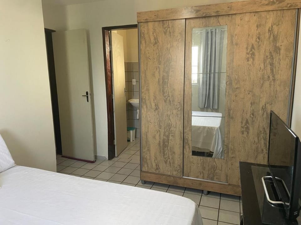 Bed, TV and multimedia, wardrobe