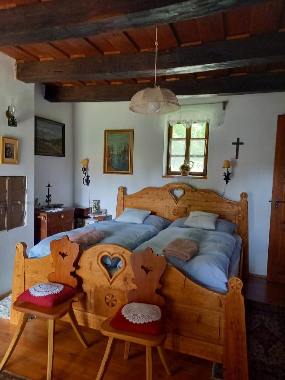 Bed, Photo of the whole room
