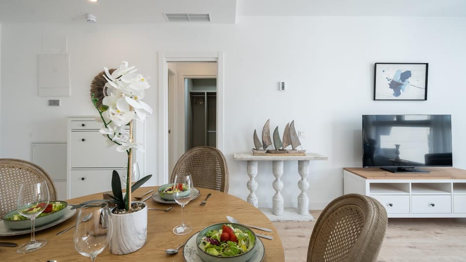 TV and multimedia, Dining area