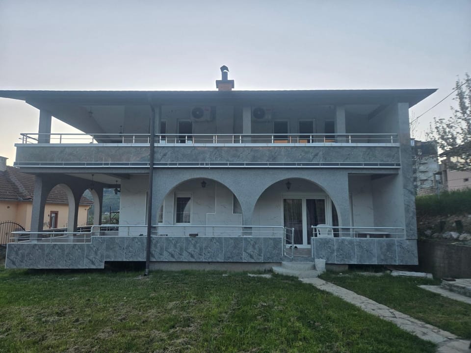vila Bed and Breakfast in Montenegro