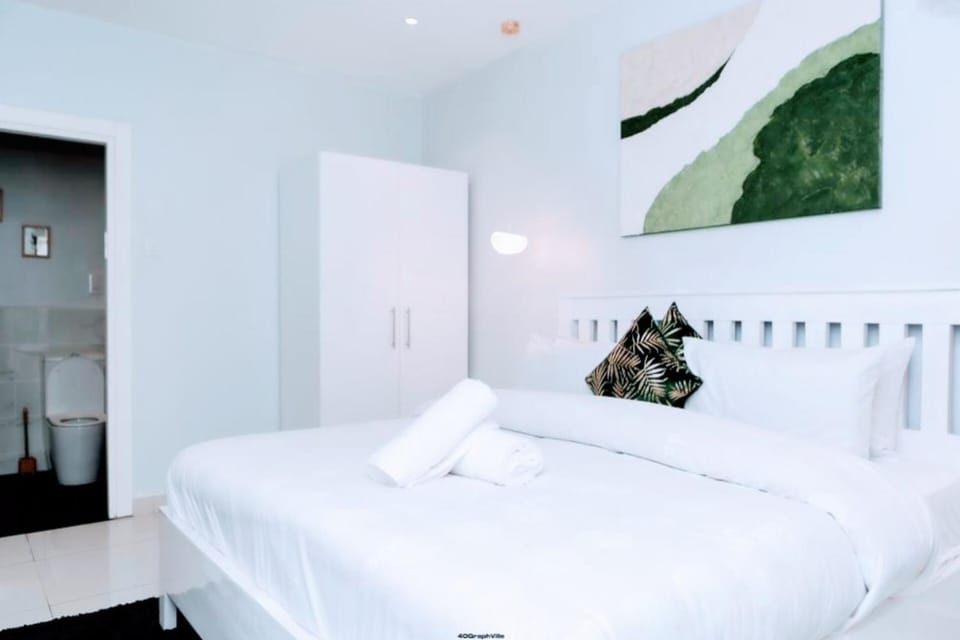 Bed, Bedroom, towels, wardrobe, air conditioner
