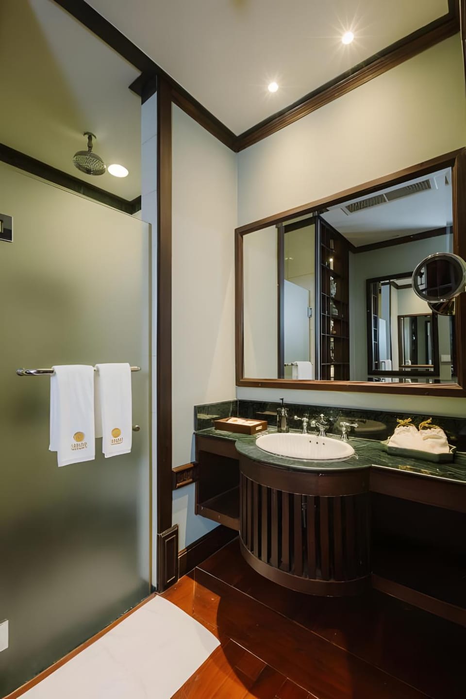 Bathroom, towels