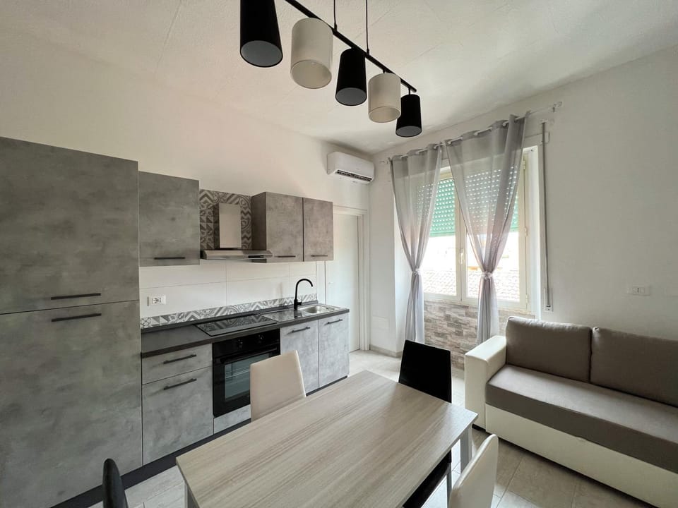 Kitchen or kitchenette, Living room
