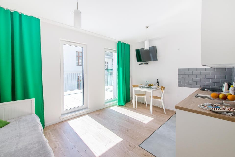 Green Apartment With Terrace Apartment in Wroclaw