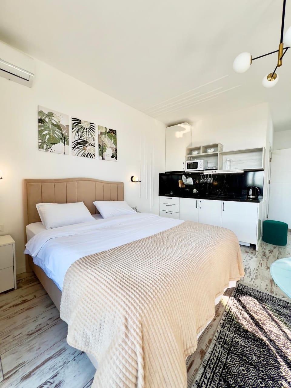 Люкс апартаменты студия в Steps с видом на море и горы Apartment in Batumi