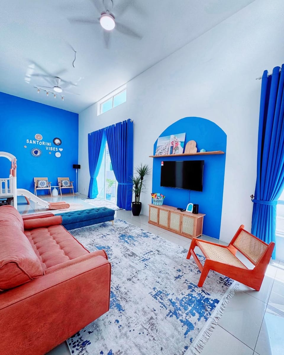 Santorini Vibes Penang - Tasek Gelugor House in Penang