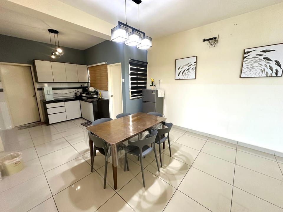 Saville Cheras 3 Bedroom HomeStay Near MRT Apartment in Hulu Langat
