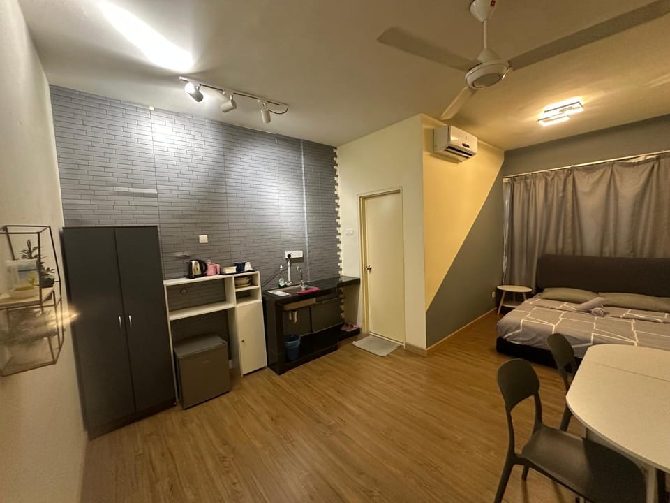 Saville Cheras 3 Bedroom HomeStay Near MRT Apartment in Hulu Langat